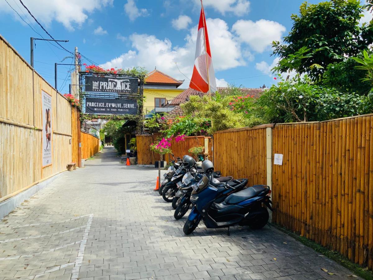 Putu Homestay Canggu Exterior foto